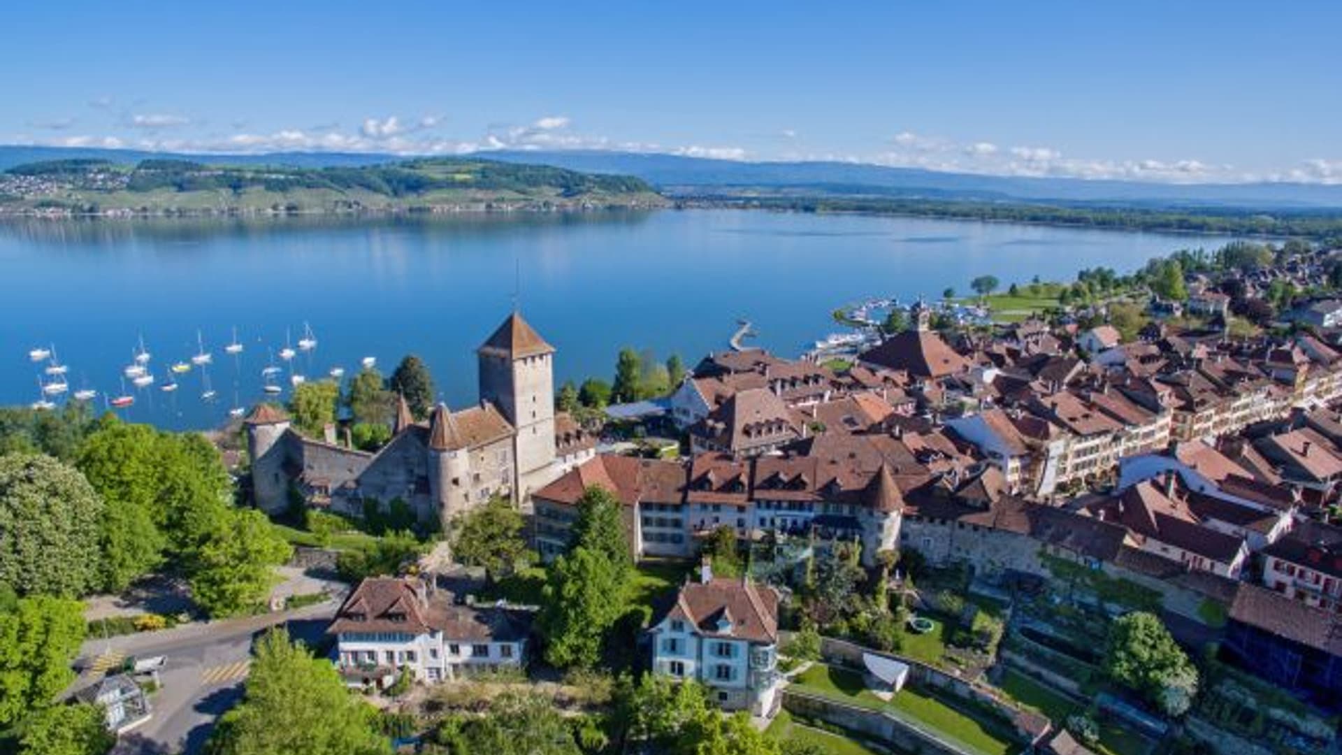 Baie de Cudrefin — bateau lac de Neuchâtel